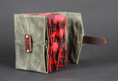 Finn Utility Buffilo Plaid Line Wallet