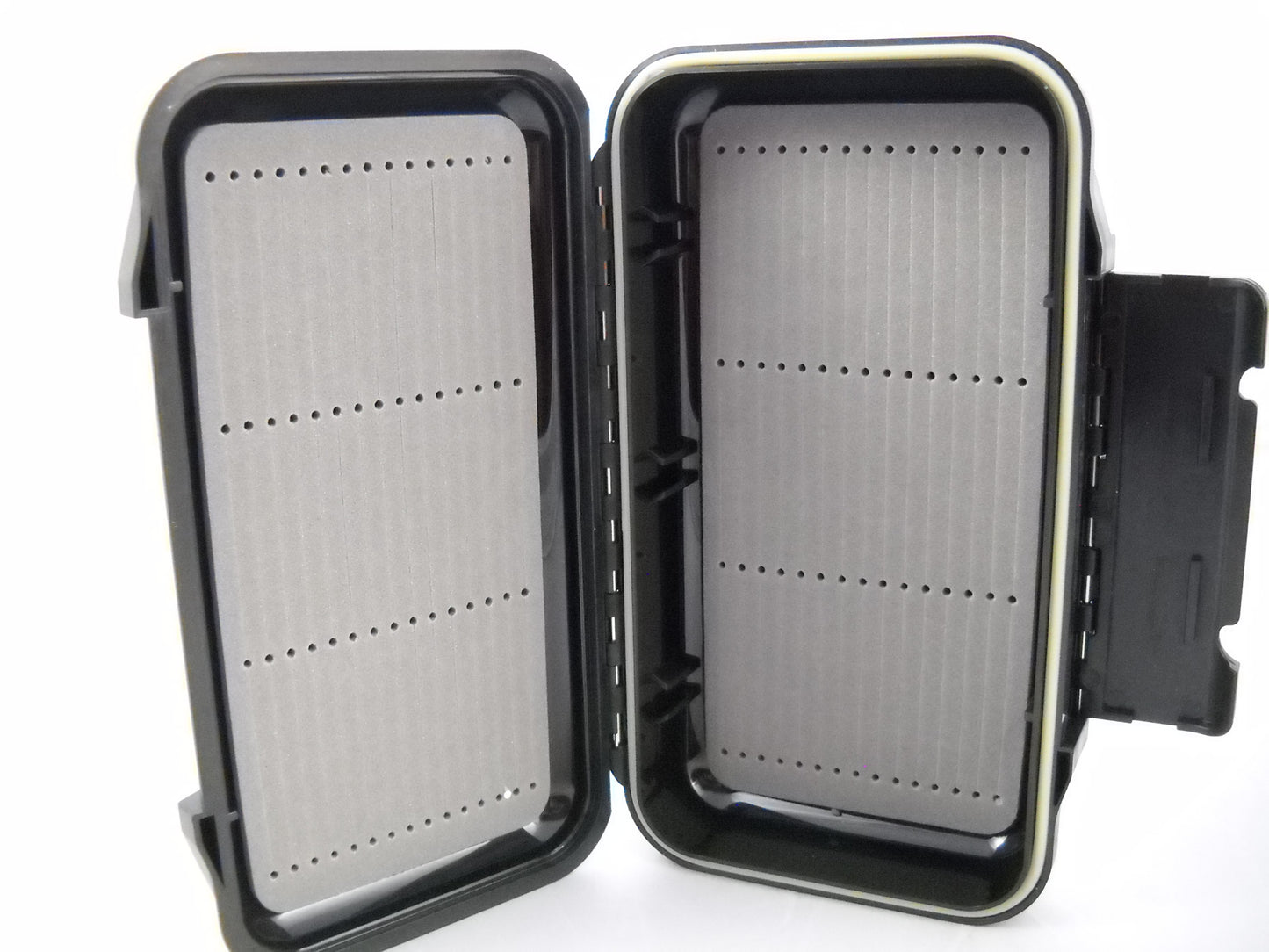 UA Large Waterproof Box Black No Leaf